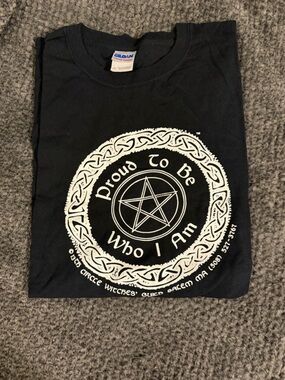XL Salem Ma Black Graphic Tee with White Pentagram Design proud to be who I am